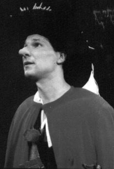 Petr Houska en Cyrano. © www.teatry.art.pl